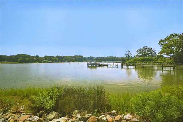 100 Bluff TER, Newport News, VA 23602