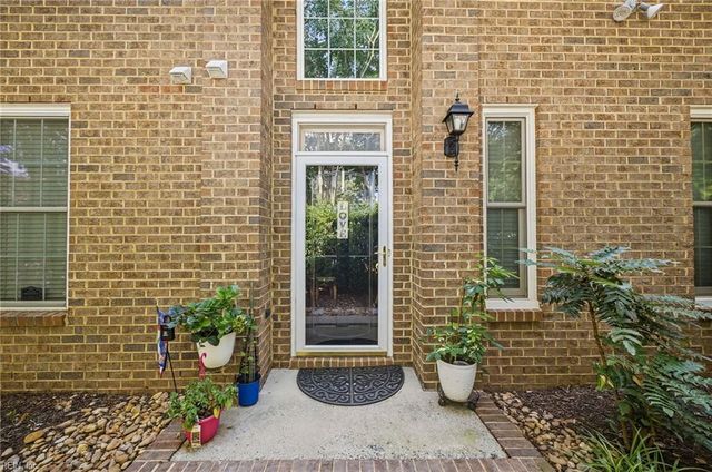 100 Bluff TER, Newport News, VA 23602