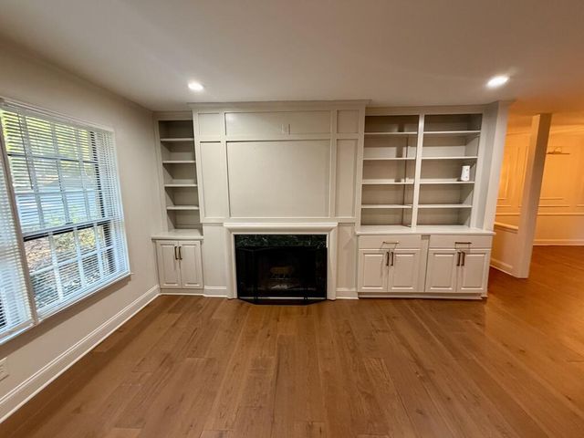 8 NW Cantey Place, Atlanta, GA 30327