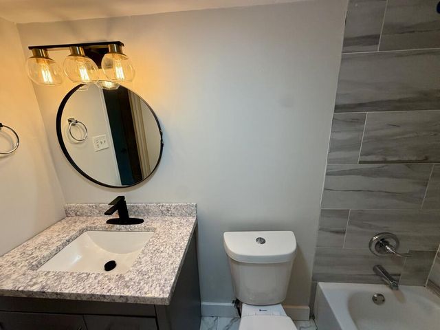 8 NW Cantey Place, Atlanta, GA 30327