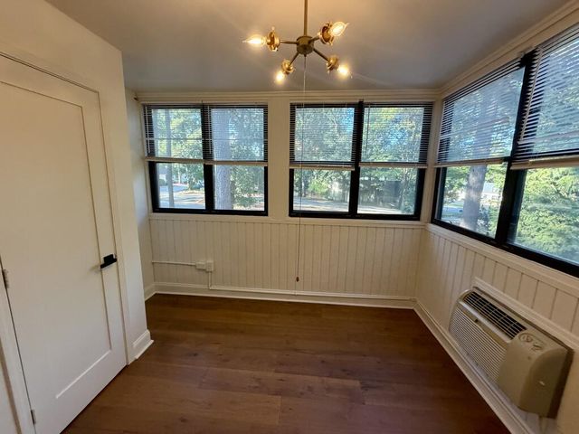 8 NW Cantey Place, Atlanta, GA 30327