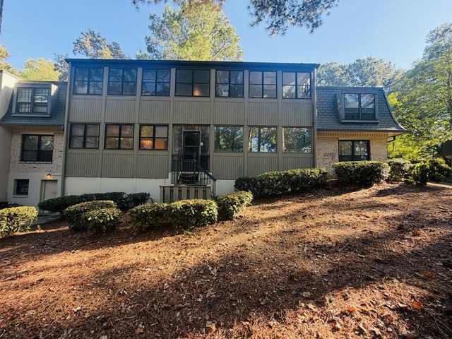 8 NW Cantey Place, Atlanta, GA 30327