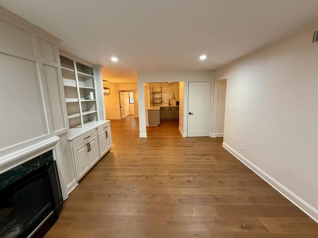 8 NW Cantey Place, Atlanta, GA 30327