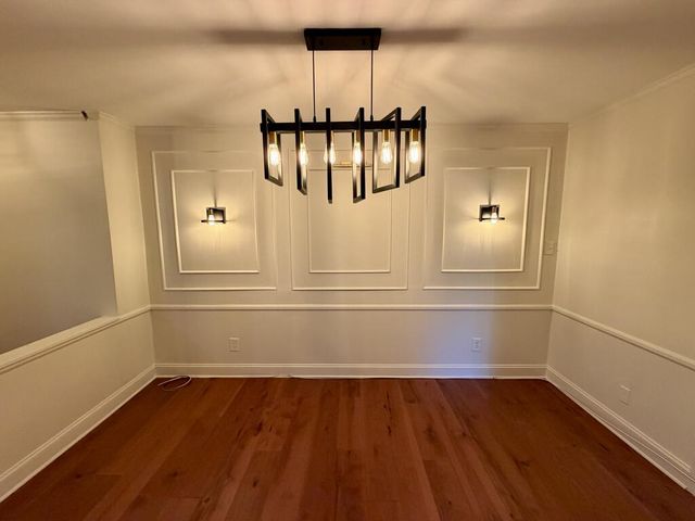 8 NW Cantey Place, Atlanta, GA 30327