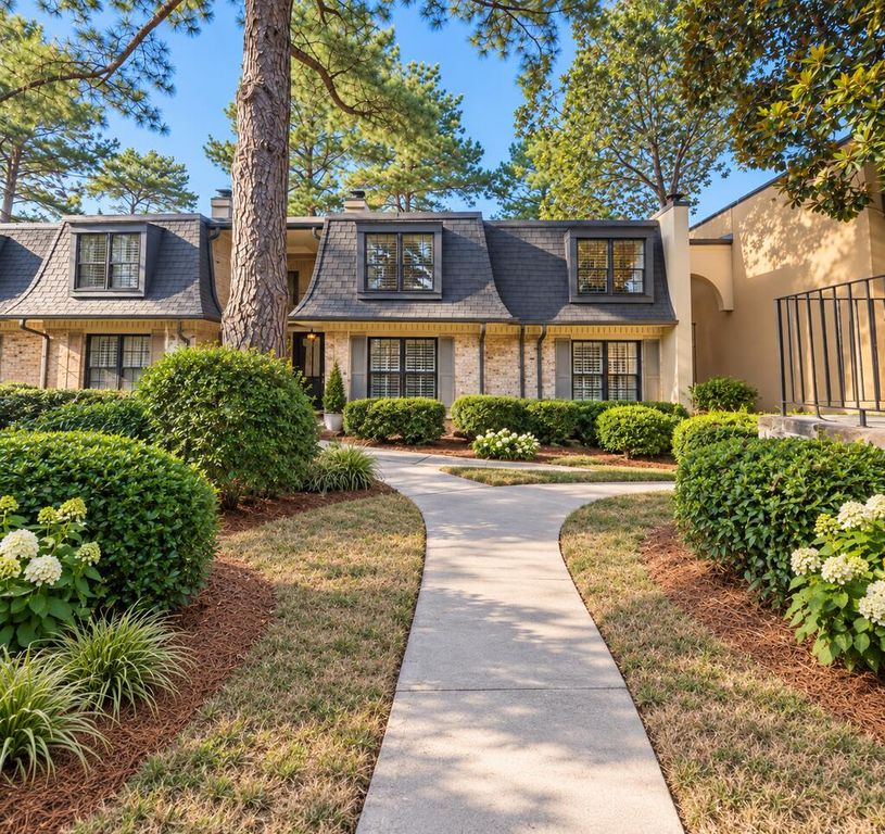 8 NW Cantey Place, Atlanta, GA 30327