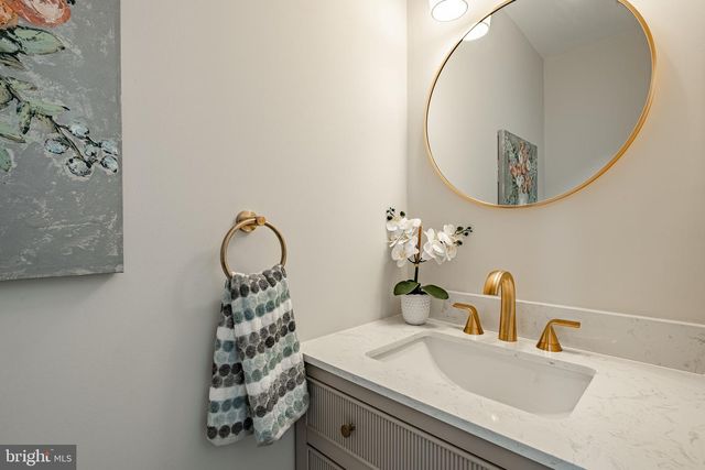 233 HOLLY DR, King Of Prussia, PA 19406