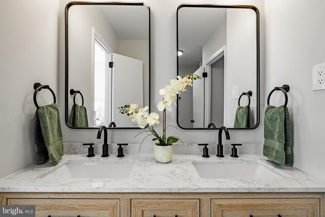 233 HOLLY DR, King Of Prussia, PA 19406