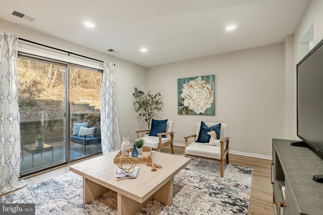 233 HOLLY DR, King Of Prussia, PA 19406