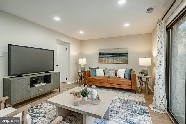 233 HOLLY DR, King Of Prussia, PA 19406