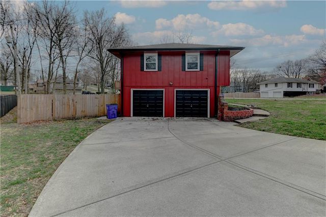 12901 Byars Road, Grandview, MO 64030