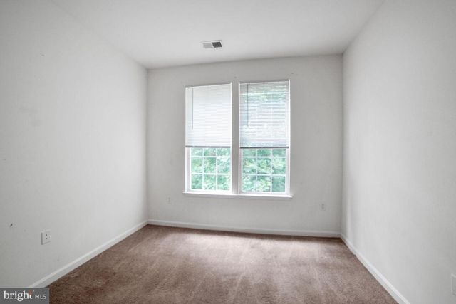 9720 LEATHERFERN TER #302, Gaithersburg, MD 20886
