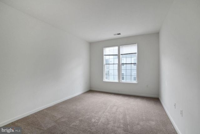 9720 LEATHERFERN TER #302, Gaithersburg, MD 20886