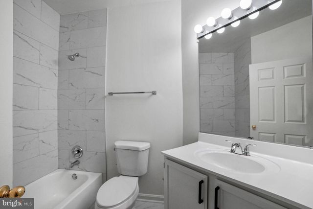 9720 LEATHERFERN TER #302, Gaithersburg, MD 20886