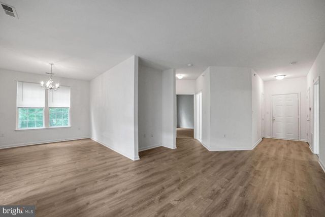 9720 LEATHERFERN TER #302, Gaithersburg, MD 20886