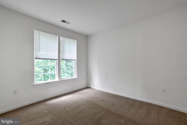 9720 LEATHERFERN TER #302, Gaithersburg, MD 20886