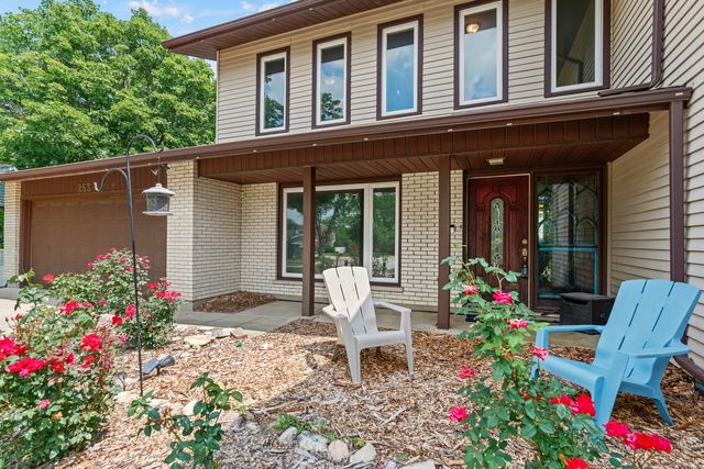 253 Fremont Court, Bloomingdale, IL 60108