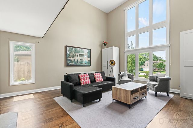 253 Fremont Court, Bloomingdale, IL 60108