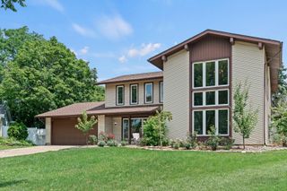 253 Fremont Court, Bloomingdale, IL 60108