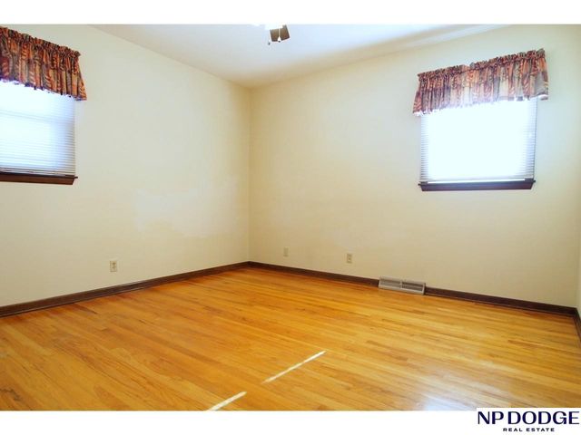 4846 S 93 Avenue, Omaha, NE 68127