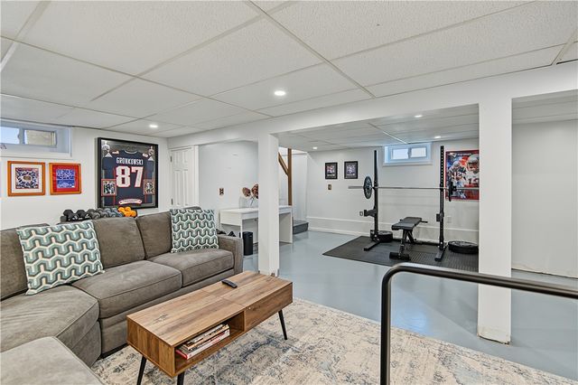 162 East View Avenue, Cranston, RI 02920