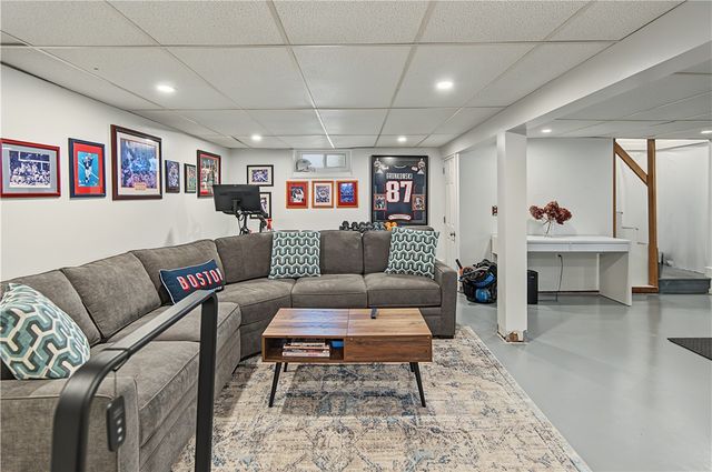 162 East View Avenue, Cranston, RI 02920
