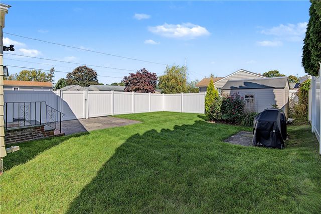 162 East View Avenue, Cranston, RI 02920