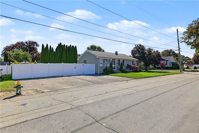 162 East View Avenue, Cranston, RI 02920