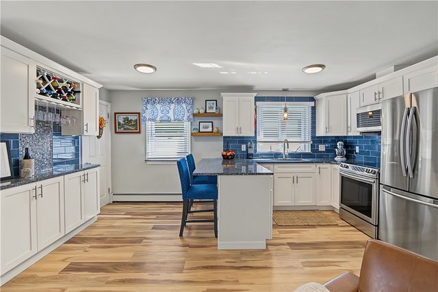 162 East View Avenue, Cranston, RI 02920