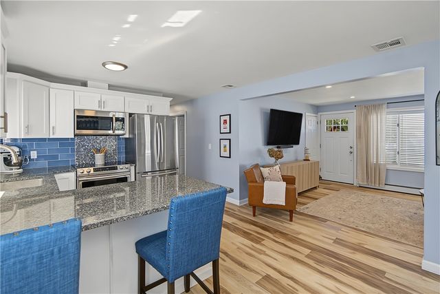 162 East View Avenue, Cranston, RI 02920