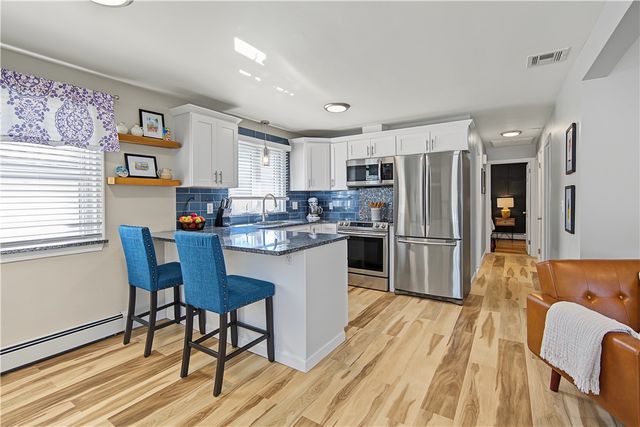 162 East View Avenue, Cranston, RI 02920