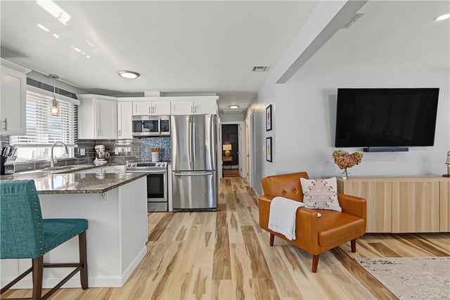162 East View Avenue, Cranston, RI 02920