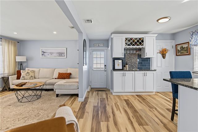 162 East View Avenue, Cranston, RI 02920