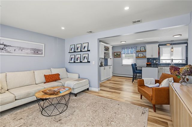 162 East View Avenue, Cranston, RI 02920