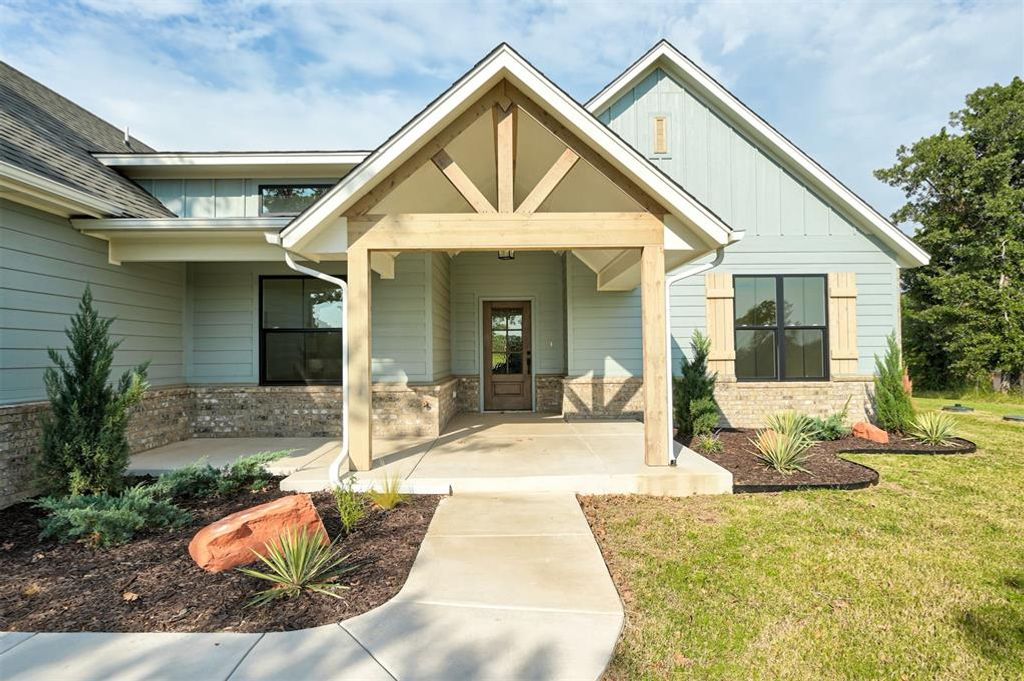 10949 Sandstone Ridge Way, Guthrie, OK 73044