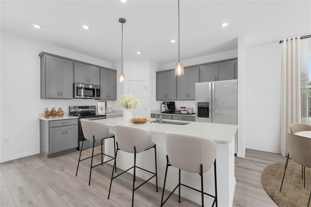 Image 12 of property listing at 10161 HUNTINGNET WAY, Leesburg, FL 34748