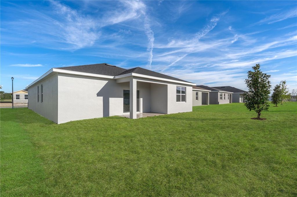 Image 21 of property listing at 10161 HUNTINGNET WAY, Leesburg, FL 34748