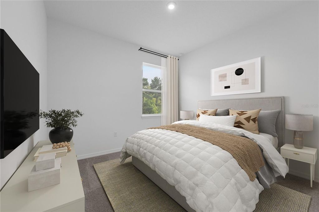 Image 4 of property listing at 10161 HUNTINGNET WAY, Leesburg, FL 34748