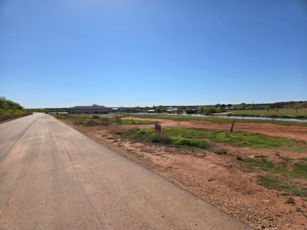 Image 4 of property listing at 2285 Hillside Drive, San Angelo, TX 76904