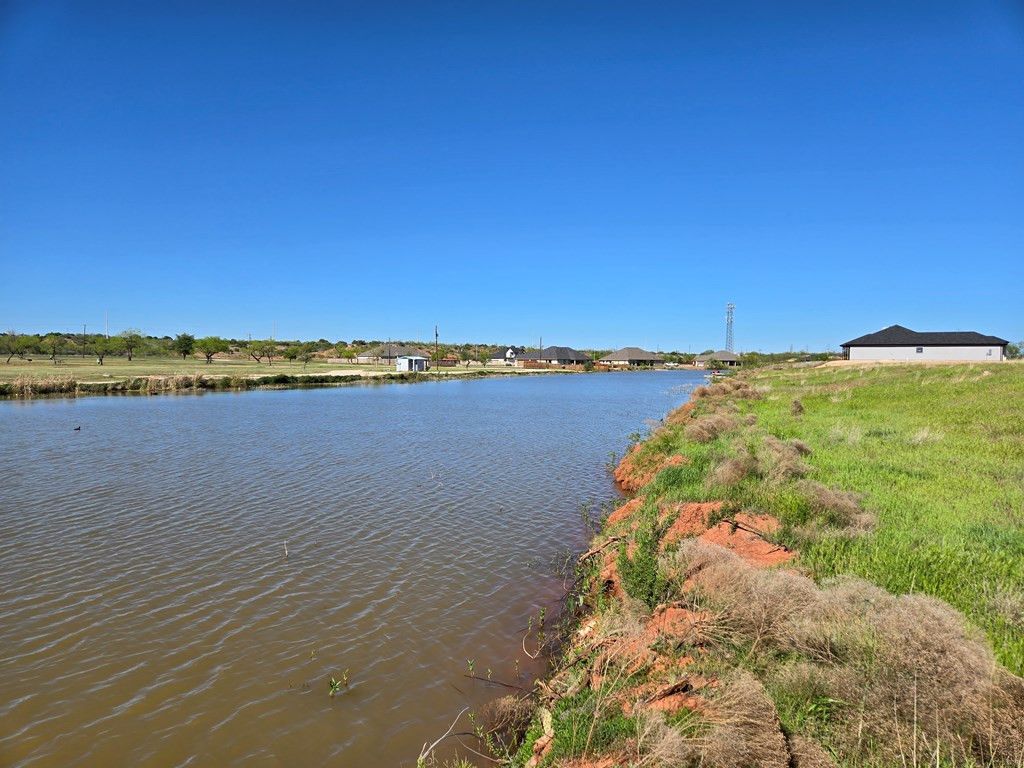 Image 6 of property listing at 2285 Hillside Drive, San Angelo, TX 76904
