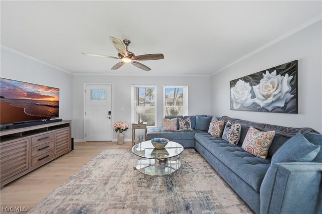 1120 SE 23rd TER, Cape Coral, FL 33990