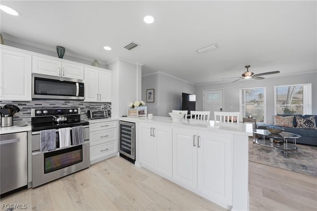 1120 SE 23rd TER, Cape Coral, FL 33990