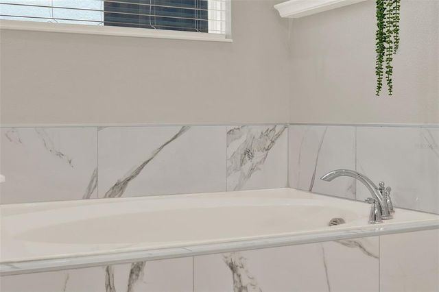 1219 FOLTZ LOOP, Oakland, FL 34787