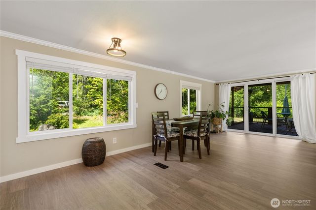 561 Sun Island Drive, Easton, WA 98925