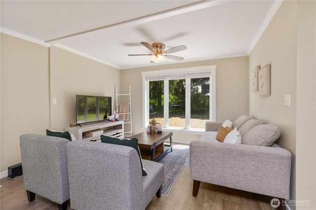 561 Sun Island Drive, Easton, WA 98925
