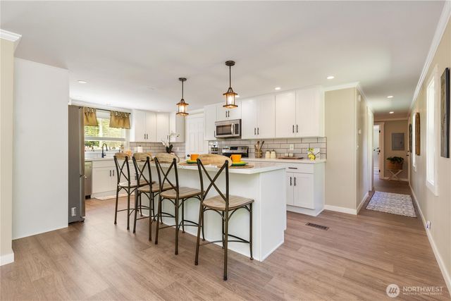561 Sun Island Drive, Easton, WA 98925