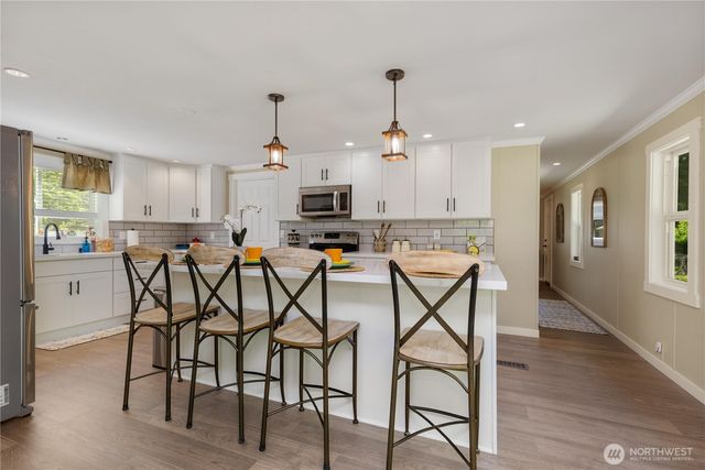 561 Sun Island Drive, Easton, WA 98925