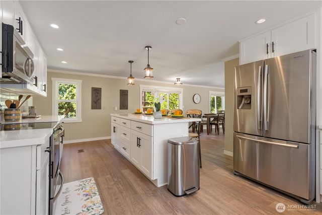 561 Sun Island Drive, Easton, WA 98925