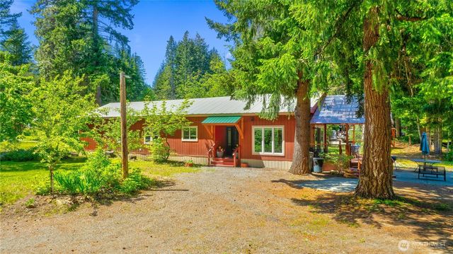 561 Sun Island Drive, Easton, WA 98925