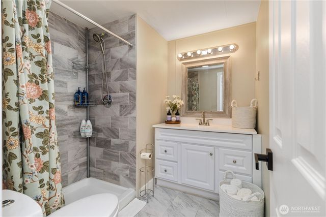 561 Sun Island Drive, Easton, WA 98925