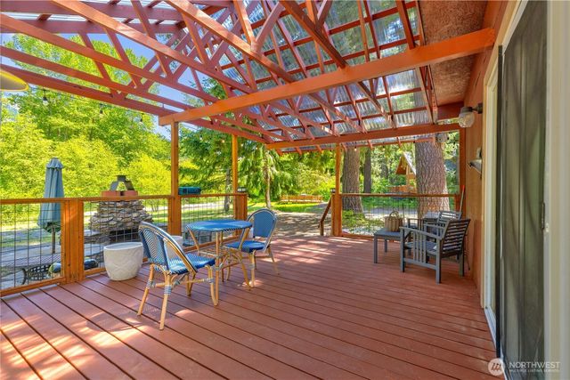 561 Sun Island Drive, Easton, WA 98925